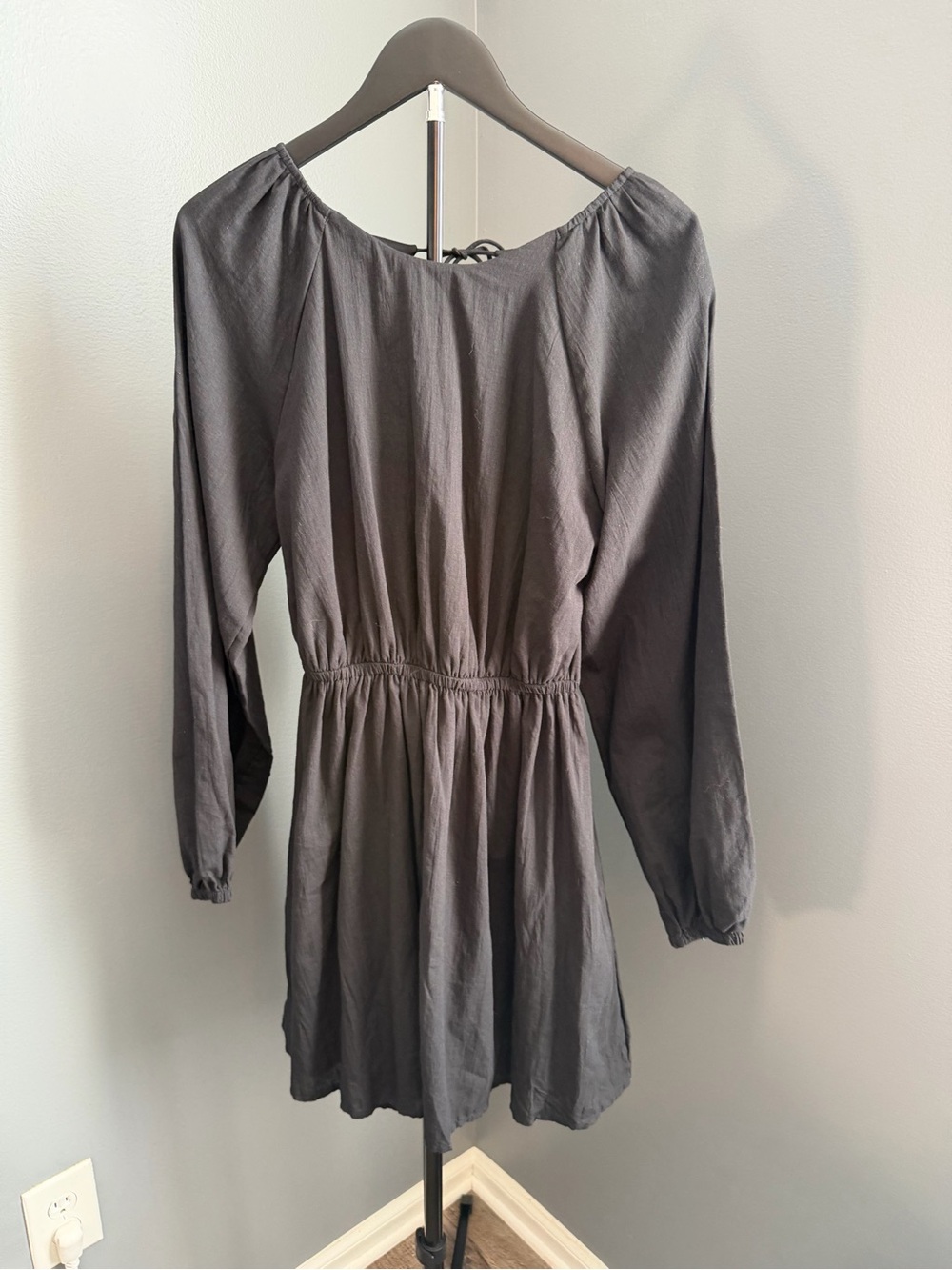 Women's Long Sleeve Smocked Waist Top in Black